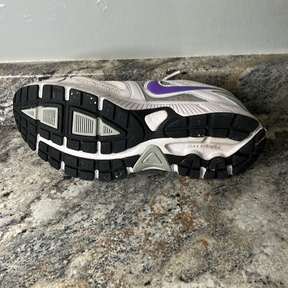 Nike impact groove running shoes for women. Size 9 - Picture 6 of 11